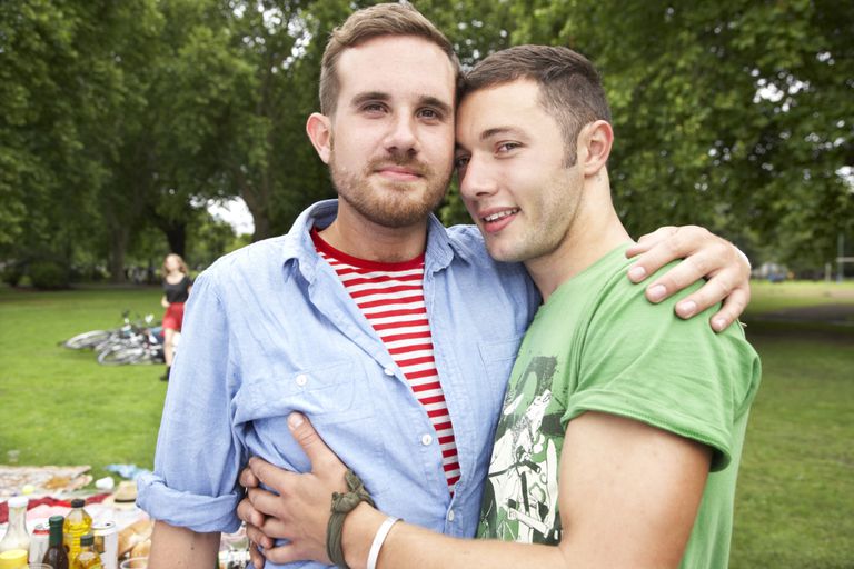  Online dating sites could help gay men accept their sexual orientation